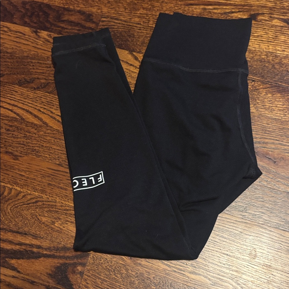 Fleo el toro 25” leggings size medium